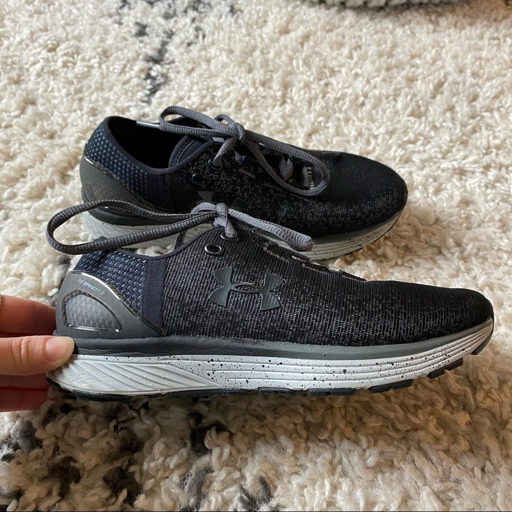 Like new under armor running shoes size 5.5